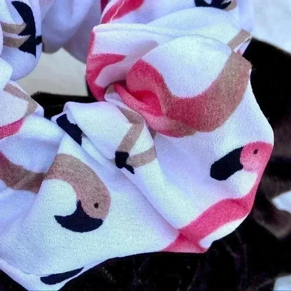 Tropical‎ Getaway (4) Themed M/L Scrunchies